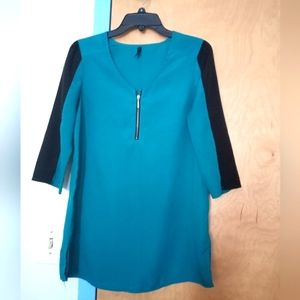 Massini. Flowy teal and black top